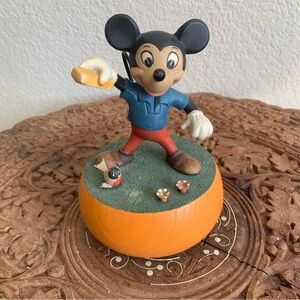Vintage 1971 Walt Disney ANRI Italy 5” Tall Carved Wood Mickey Mouse Music Box